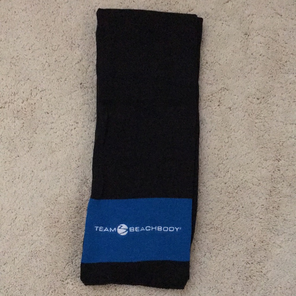 Brand new Team Beachbody scarf